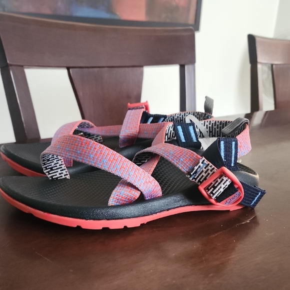 Chaco Pink and Black Adventure Sandals with Z-Pattern Straps - Picture 2 of 7